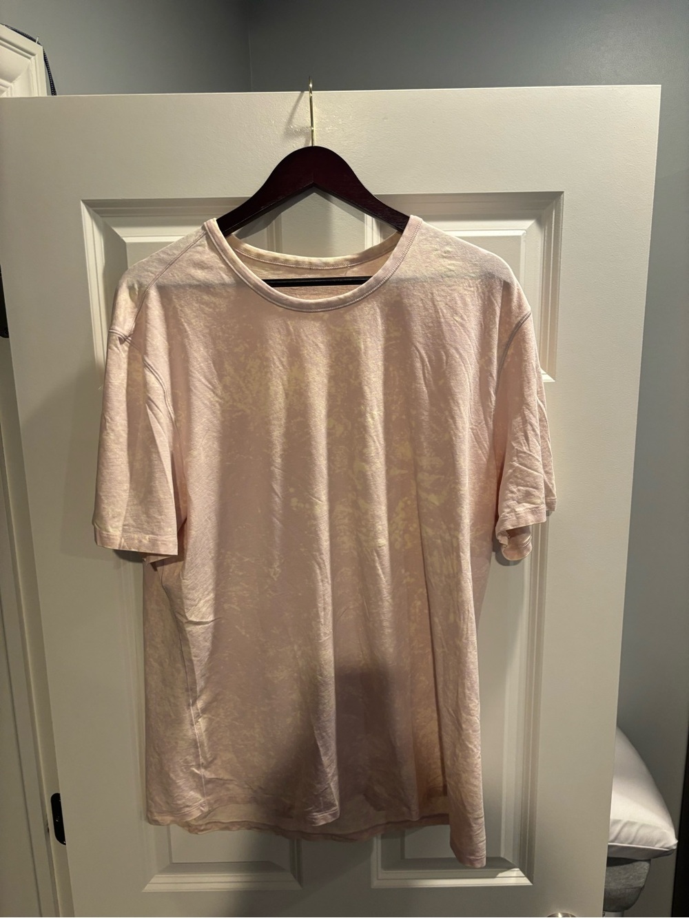 Men's Lululemon Crew Neck T-Shirt in Light Orange / Pink